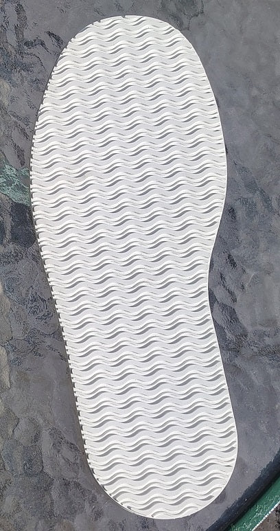 668 Rubber Full Sole, 4mm, wavy design, white